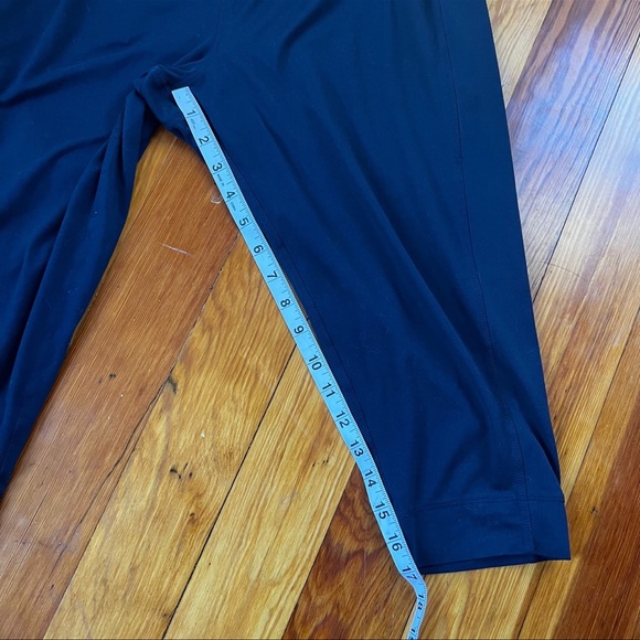 Patagonia Women's Trail Beta Capri Leggings Navy Size Small - Picture 6 of 10